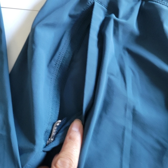 Lululemon men's Core joggers. - Picture 9 of 13